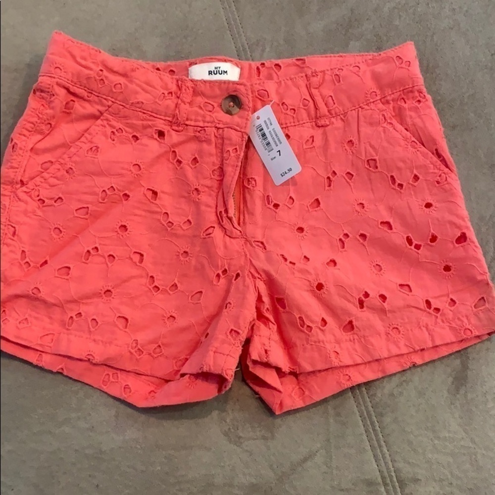 Ruum girls shorts, peach color